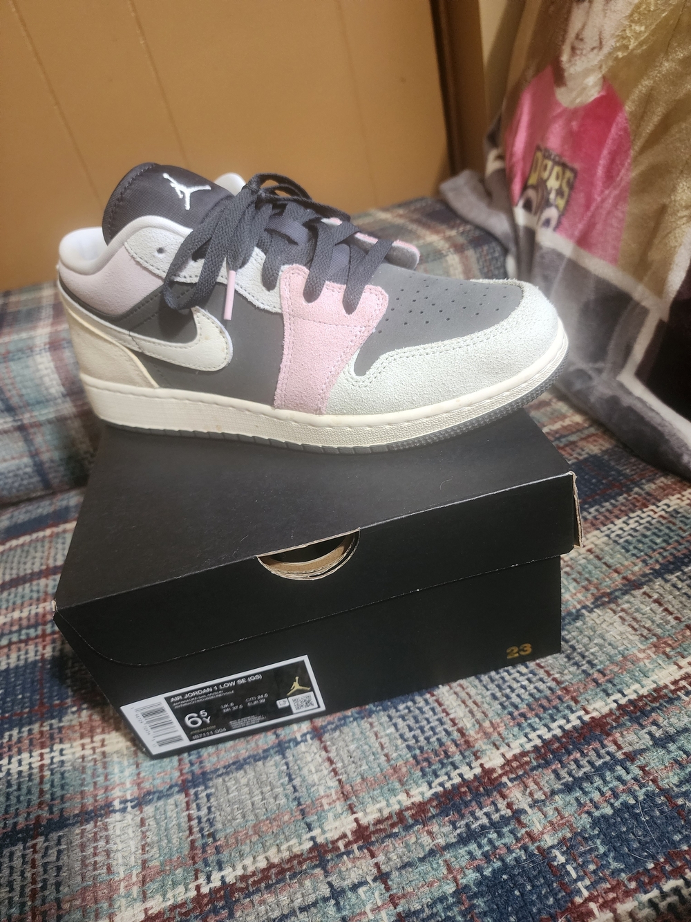Jordan Low-Top Sneakers in Gray, Pink, White